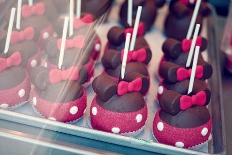 Cake pop Minnie