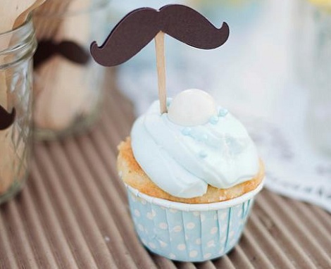 fiesta moustache cupcake