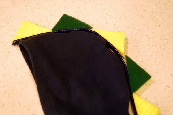 como-hacer-un-disfraz-de-dinosaurio-para-niño