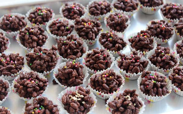 Delicias de chocolate y arroz inflado para tu fiesta